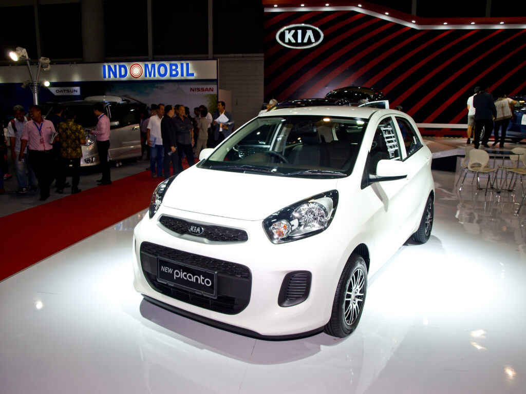 mobil matic kecil kia picanto