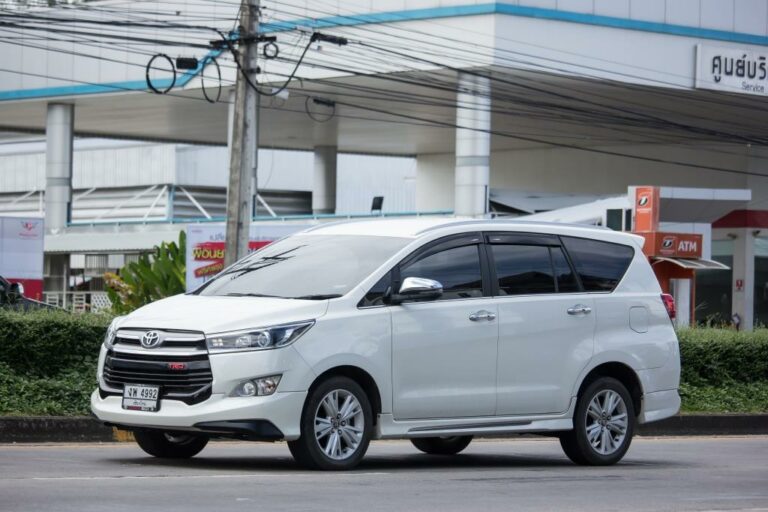 Jenis Mobil Toyota: MPV, SUV, Hatchback, Sedan, & Sports - Qoala Indonesia